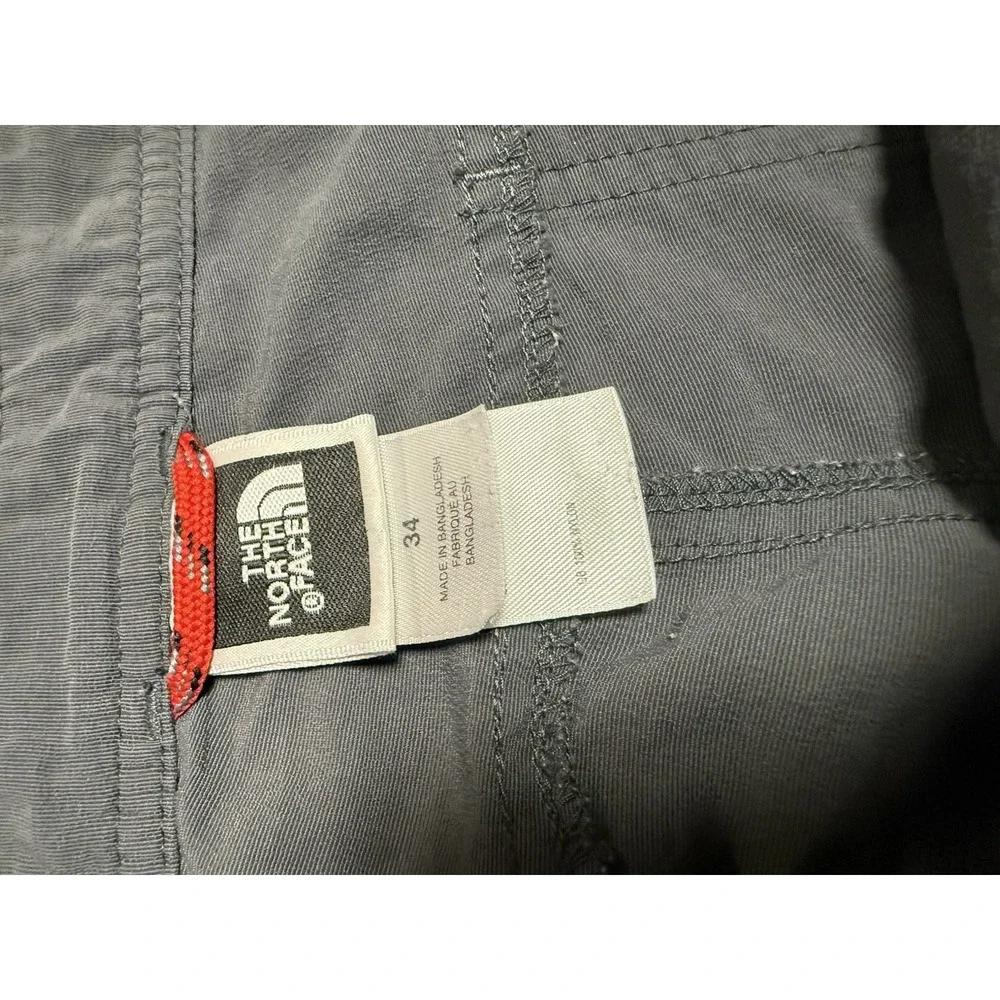 The North Face Shorts‎ Men's 34 Gray Chino Hiking Outdoor Nylon